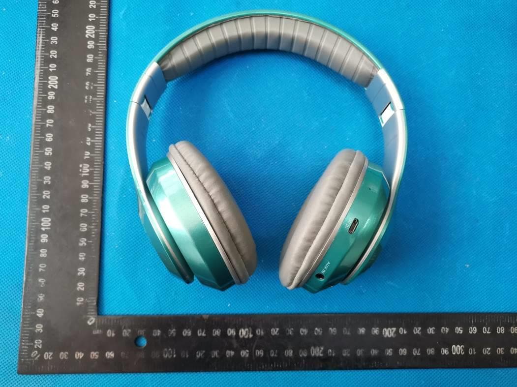 Bluetooth Headphone - FCC ID 2AGKLMAHB239 - Liangying Industrial CO.,LTD (4)