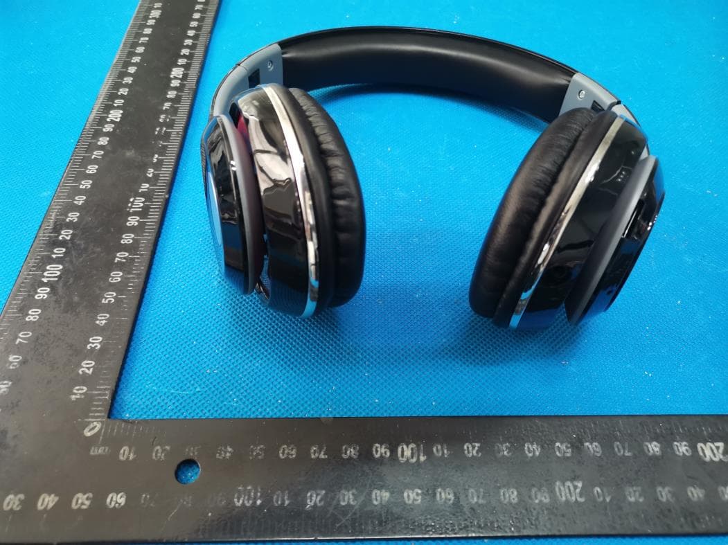 WIRELESS HEADPHONE - FCC ID 2AGKLSLBTHDSET - Liangying Industrial CO.,LTD