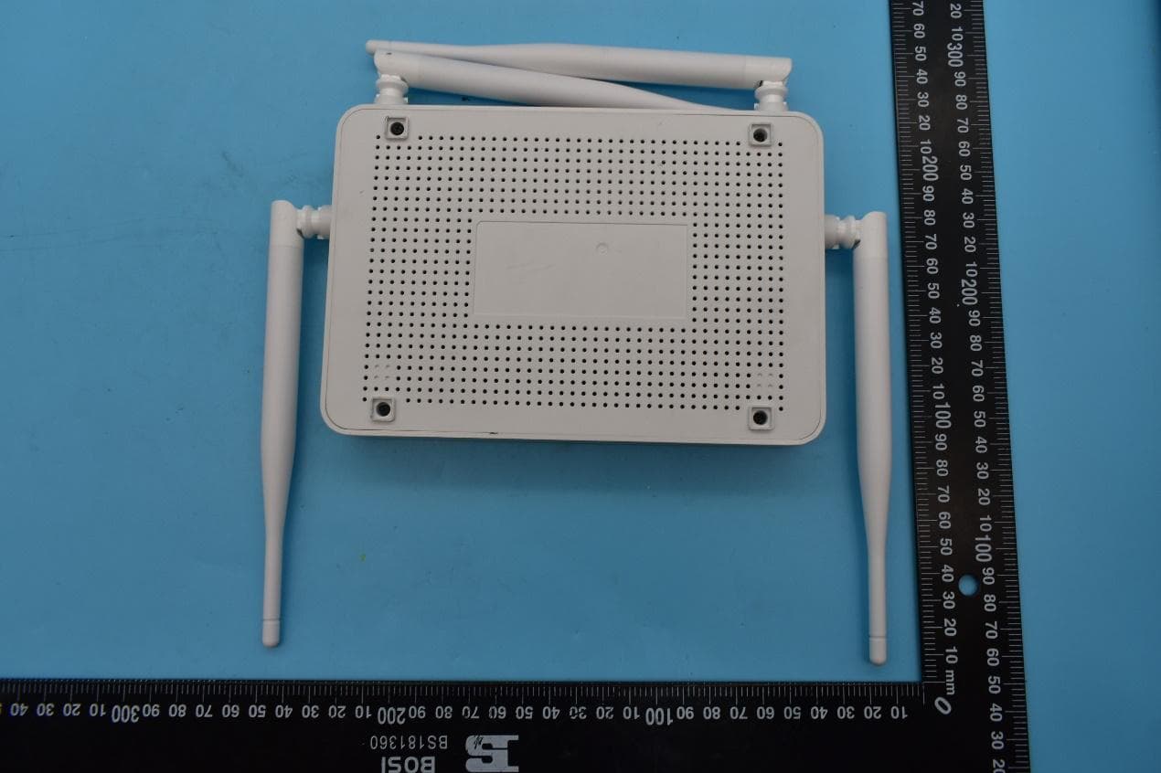 SamKnows Whitebox 8.0+ with WiFi - FCC ID 2AGPP-SKWB8V4 - SamKnows Limited