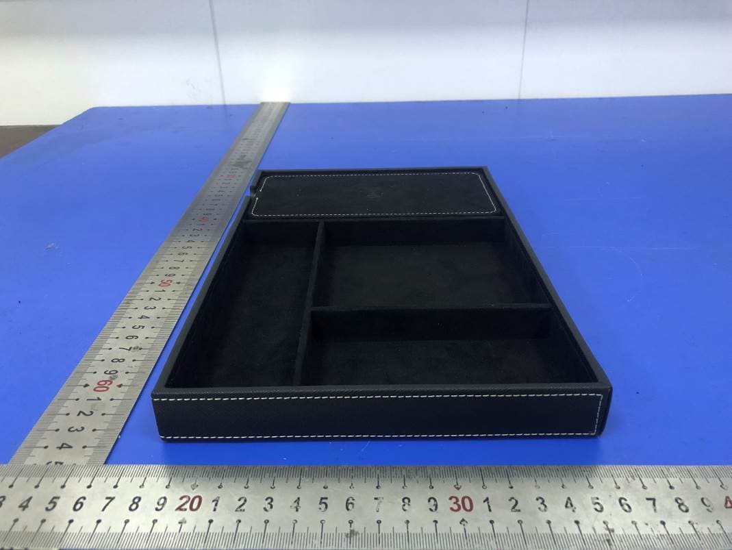 Truman Wireless Charging Accessory Tray - FCC ID 2AGR4-100813 - The Gem Group, Inc. (4)
