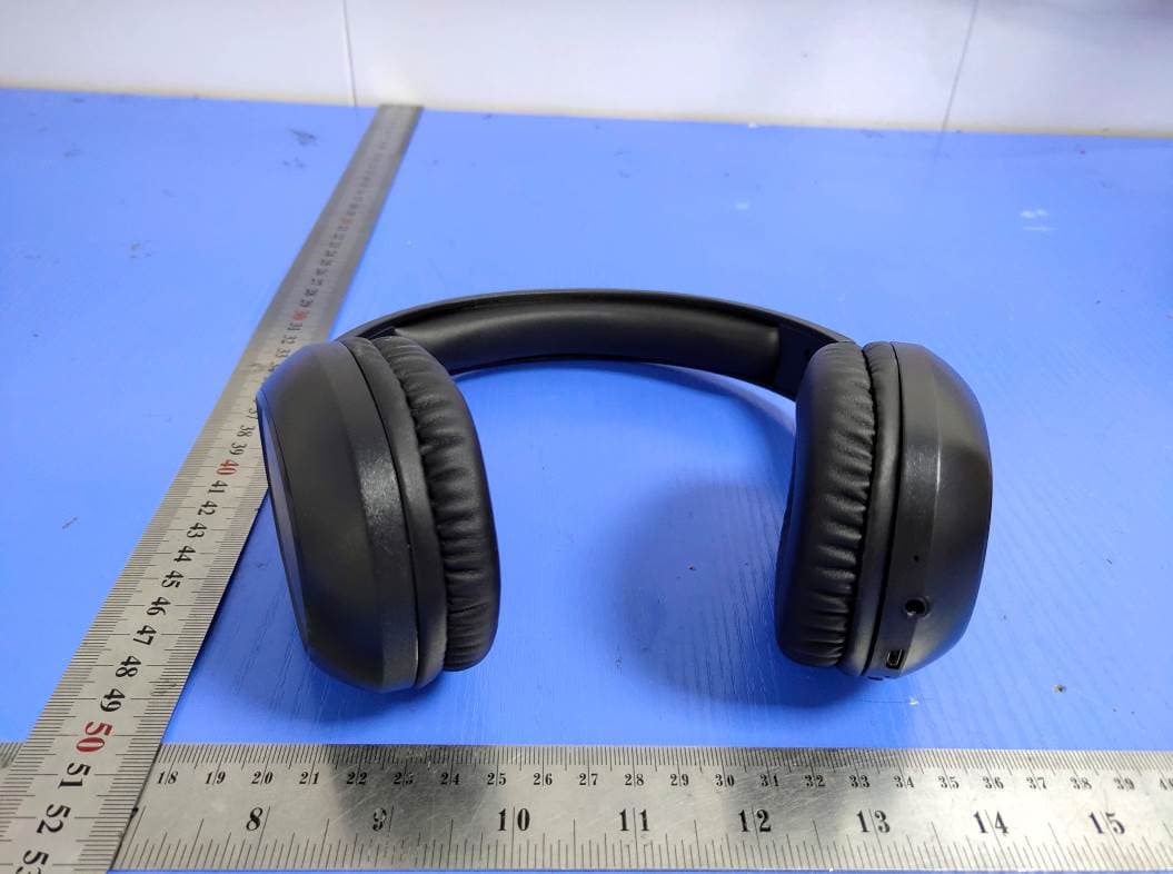 Ellis Bluetooth Headphones - FCC ID 2AGR4-101127 - The Gem Group, Inc.