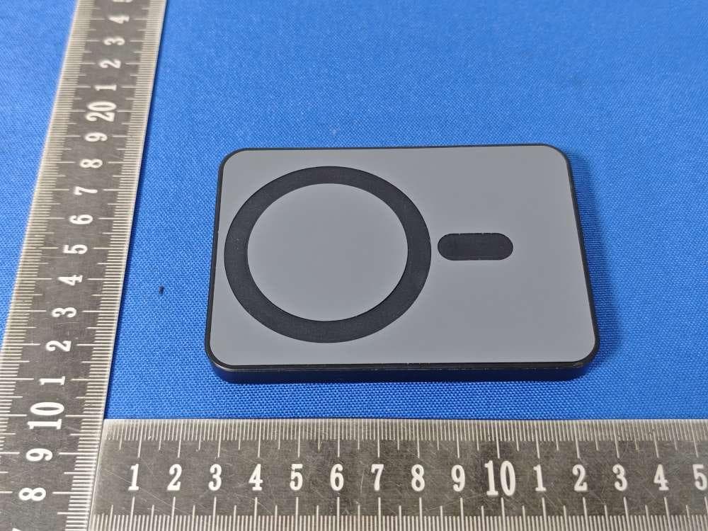 MAGNETIX RCS RECYCLED PLASTIC 5.000 MAH MAGNETIC POWERBANK - BLACK - FCC ID 2AGR4-102641-001 - The Gem Group, Inc. (3)
