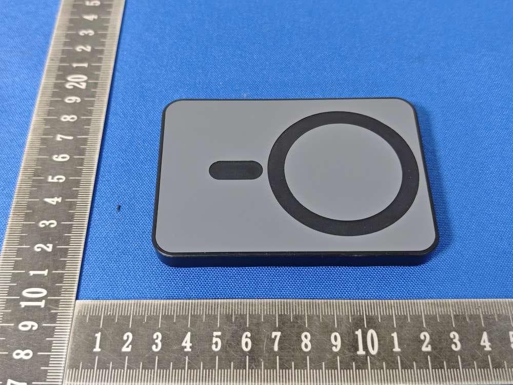 MAGNETIX RCS RECYCLED PLASTIC 5.000 MAH MAGNETIC POWERBANK - BLACK - FCC ID 2AGR4-102641-001 - The Gem Group, Inc. (5)