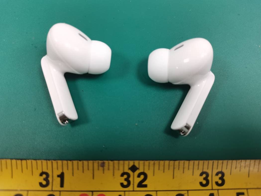 ELITE TOUCH CONTROL WIRELESS EARBUDS & CHARGING CASE - FCC ID 2AHAS-XBE90128 - JEM ACCESSORIES INC. (2)
