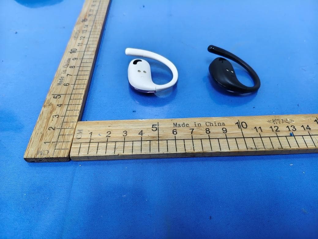STRYD OPEN-EAR BUDS - FCC ID 2AHAS-XBE90143EL - JEM ACCESSORIES INC.