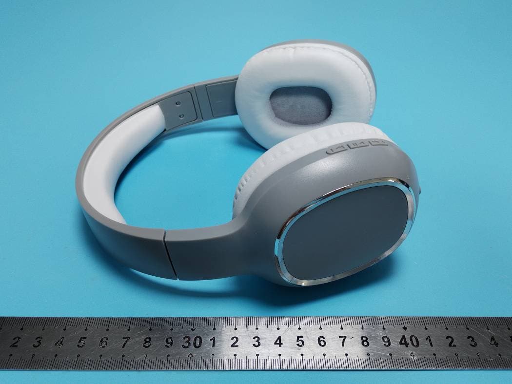 3pc Audio Essentials Bluetooth Speaker Headphones and Earbuds Gift Set - FCC ID 2AHAS-XBS91058HP - JEM ACCESSORIES INC. (4)