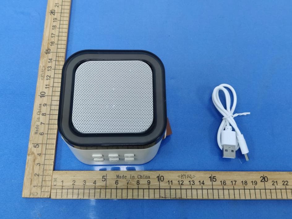 BT RGB SPEAKER - FCC ID 2AHAS-XBS91083D - JEM ACCESSORIES INC.
