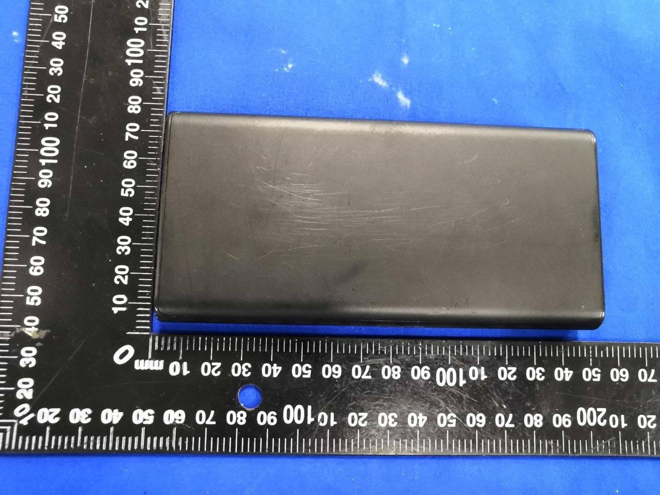 Power Bank - FCC ID 2AHCL-TEK006 - DONGGUAN ARUN INDUSTRIAL CO.,LTD.