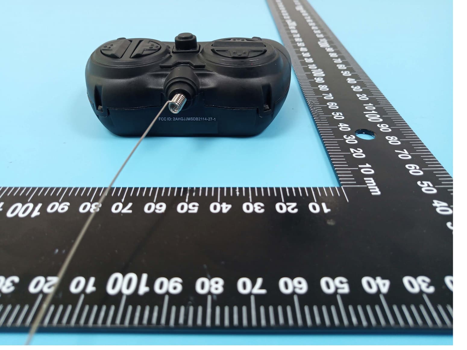 RC Speedboat (27 MHz Remote Controller) - FCC ID 2AHGJJMSDB2114-27-1 - JM Manufacturing (HK) Ltd.