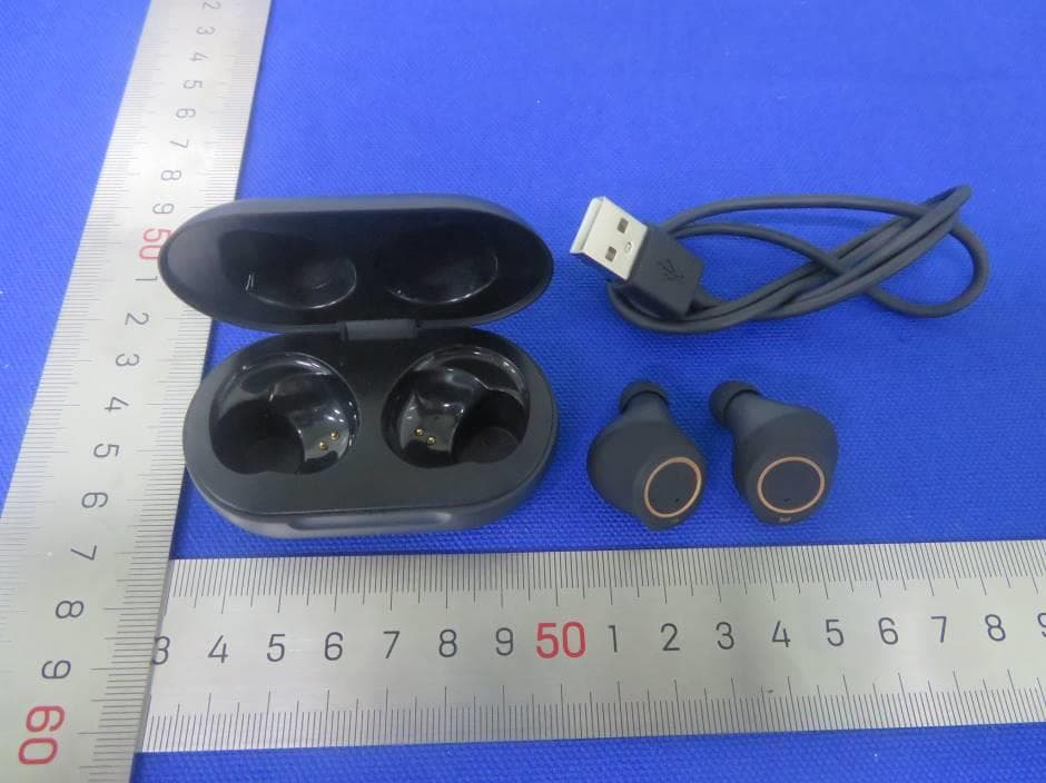 True Wireless Earphones - FCC ID 2AHHETWSEBV3PRM - THUMBS UP(UK)LTD (3)