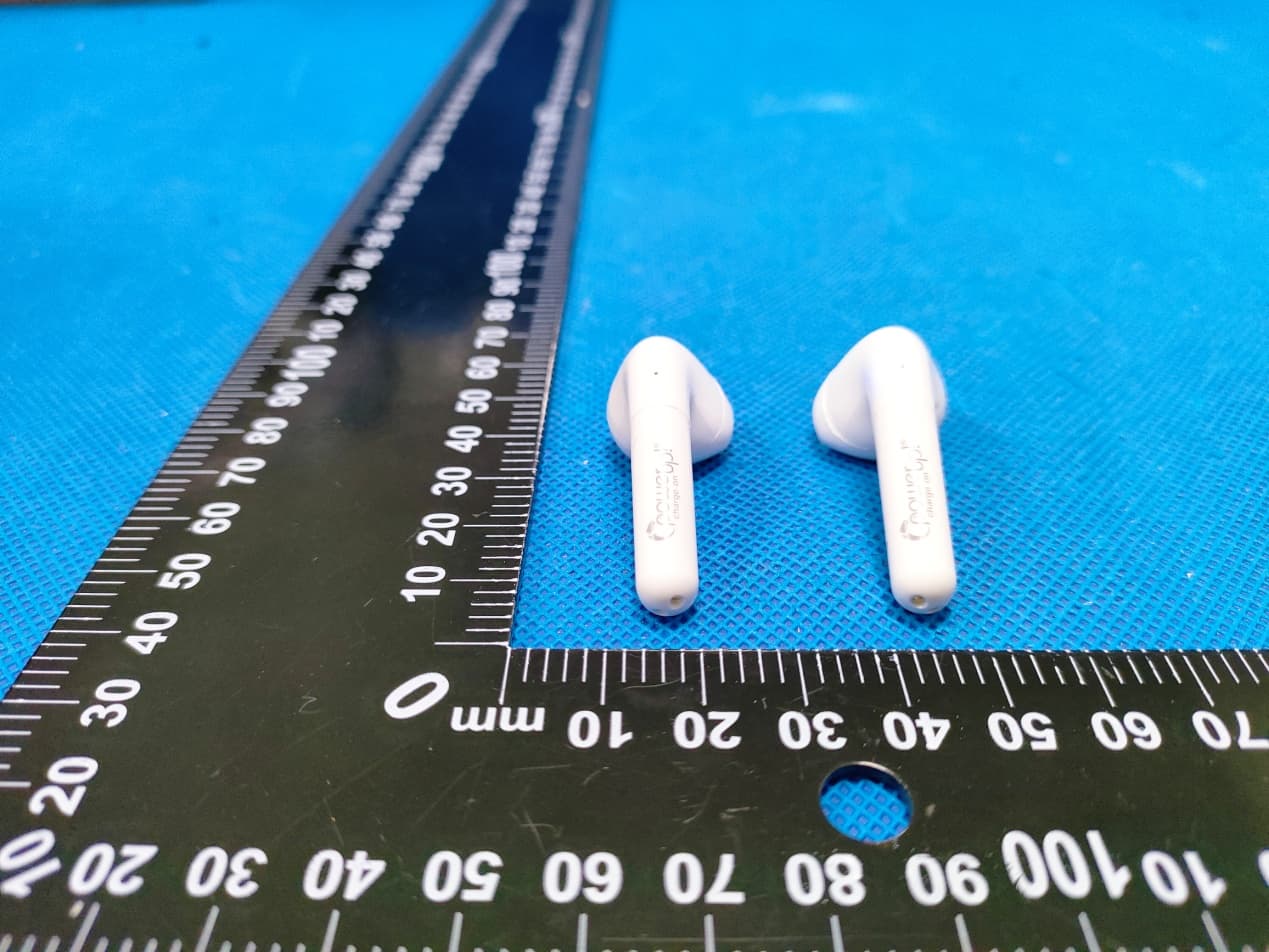 wireless headset - FCC ID 2AHI6192-540741 - Shenzhen Ruijiahua Technology CO.,LTD (5)