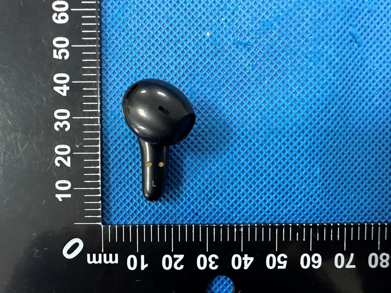 Truly wireless Gaming Earbuds with ENC - FCC ID 2AHI6IAEBTG424 - Shenzhen Ruijiahua Technology CO.,LTD (3)
