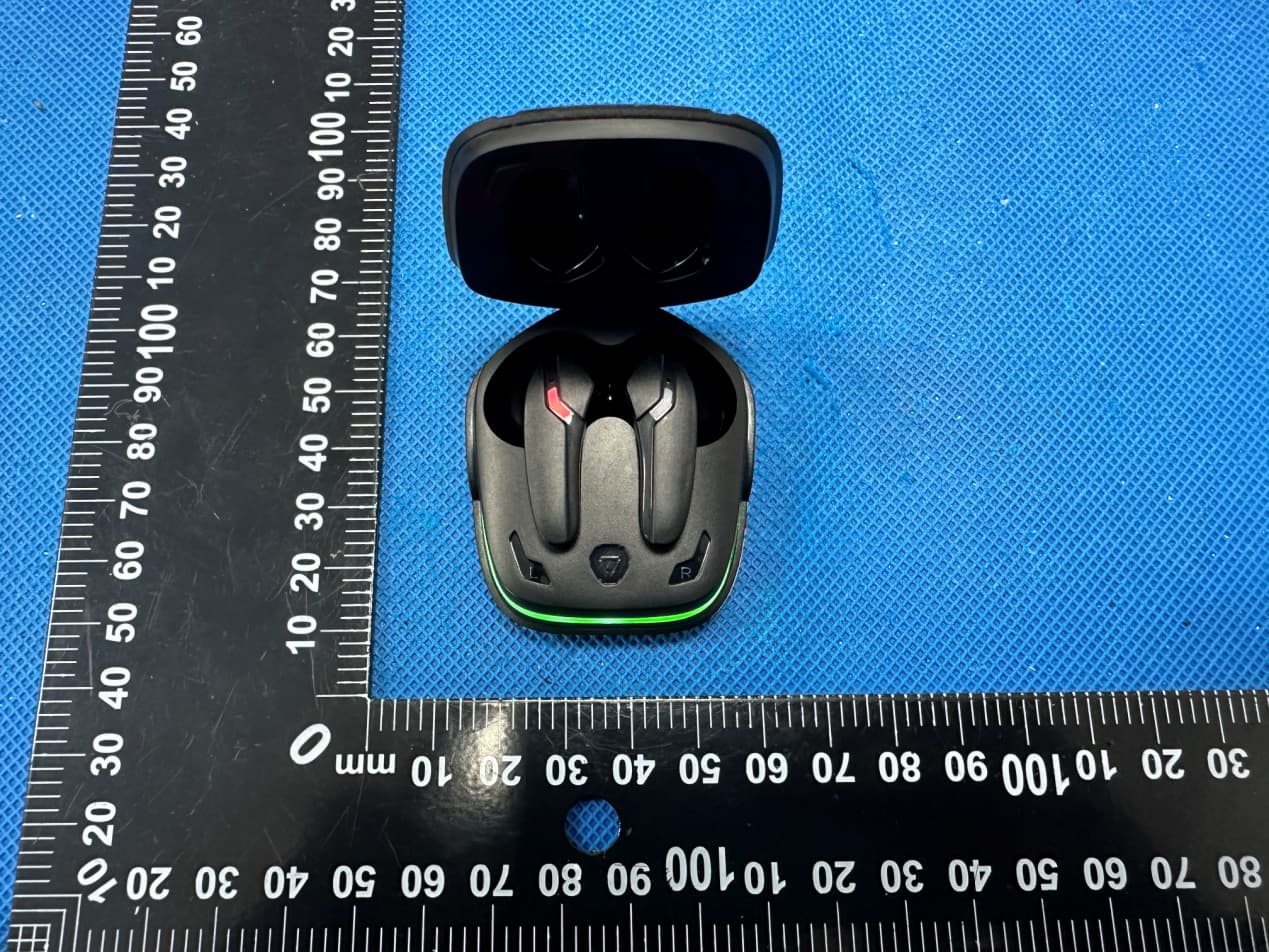 Truly wireless Gaming Earbuds with ENC - FCC ID 2AHI6IAEBTG424 - Shenzhen Ruijiahua Technology CO.,LTD