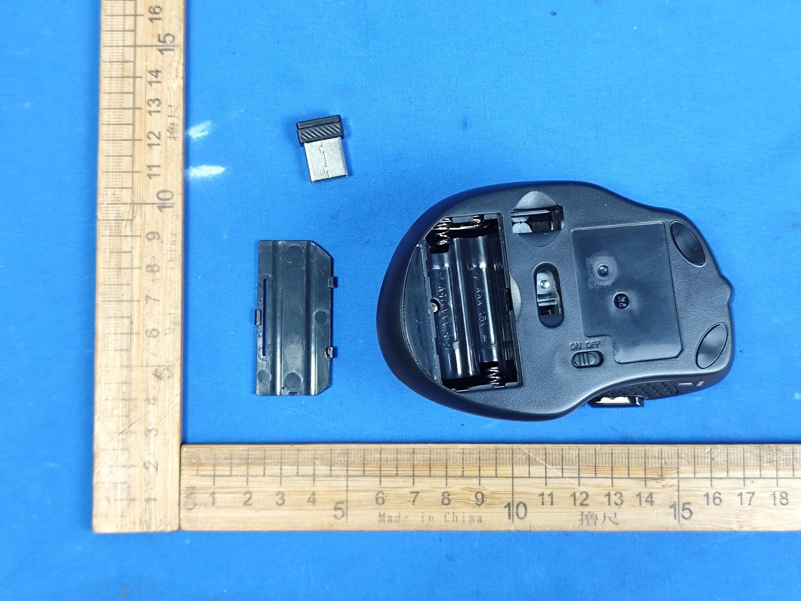Wireless Optical Mouse - FCC ID 2AHKSCTW001V2 - ChicagoTronics, Inc.