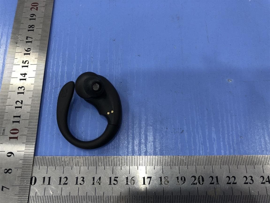 TWS Sprt Tch ZipCase-BLK XT-33 - FCC ID 2AHN6-AUBE204 - Bytech NY Inc. (3)