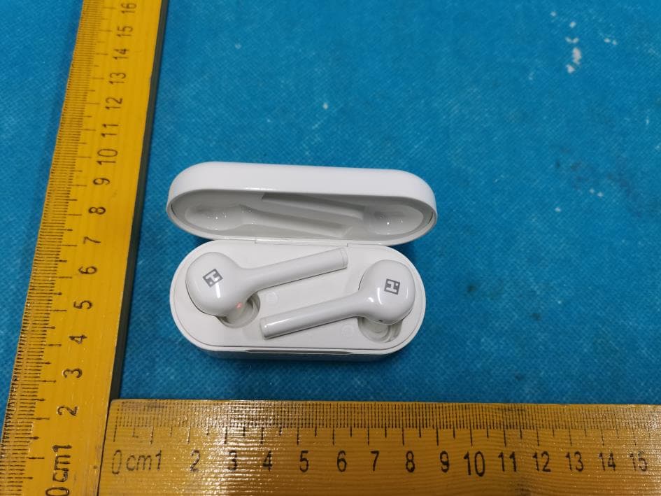 TWS STICK iPX4 TCH XT-49 - FCC ID 2AHN6-AUBE209 - Bytech NY Inc. (3)