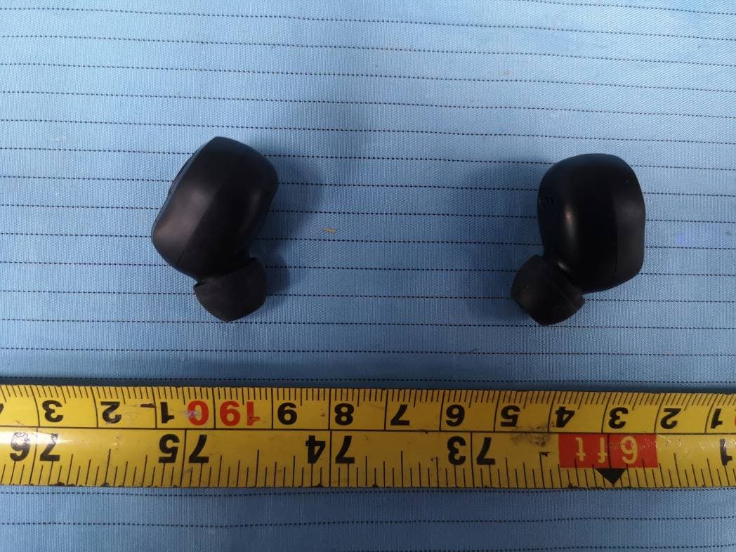 BE Earbuds w/PB-ASST - FCC ID 2AHN6-AUBE220 - Bytech NY Inc. (2)
