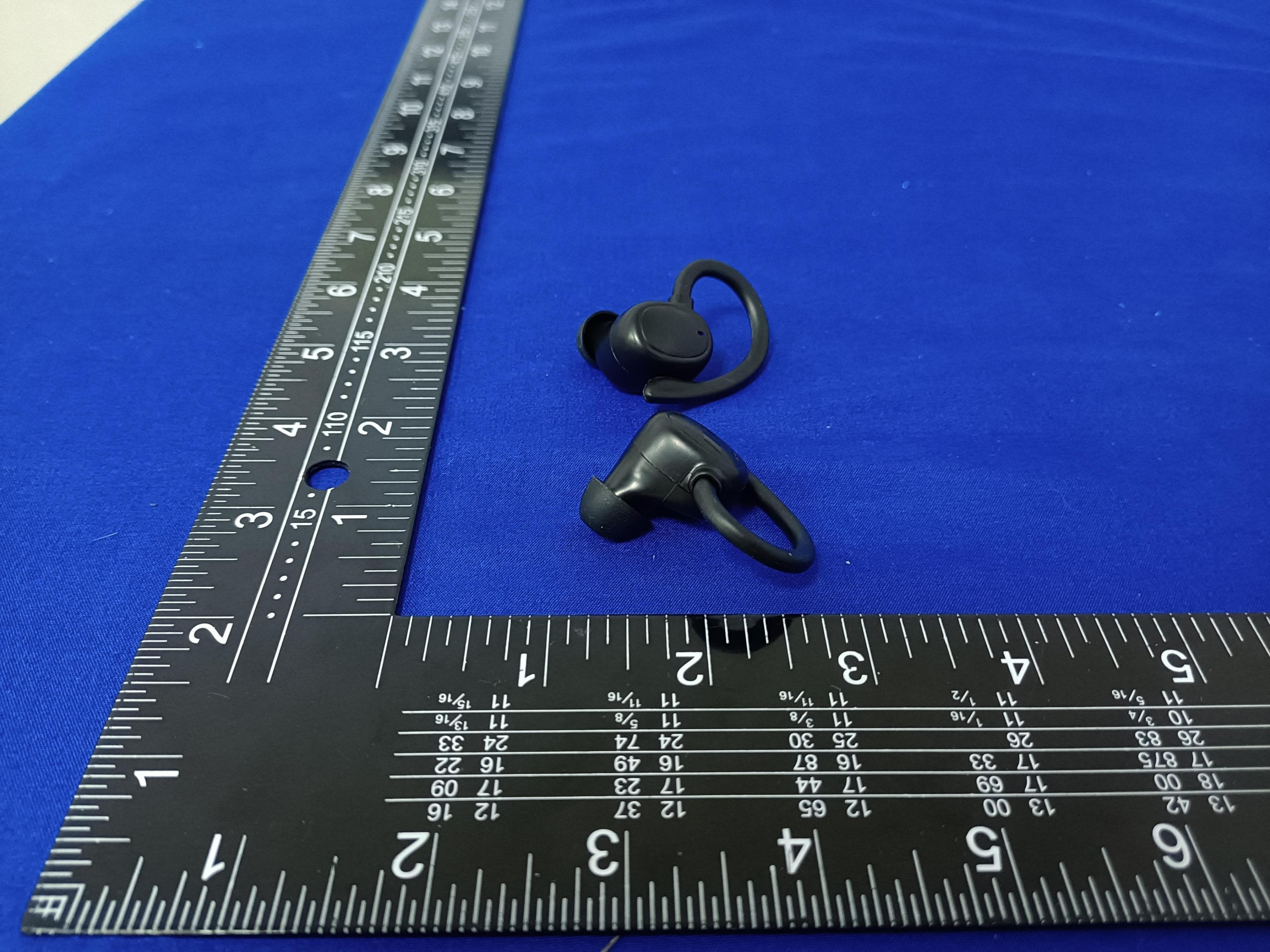 TWS Sport Hook Earbuds - FCC ID 2AHN6-AUBE225 - Bytech NY Inc. (3)