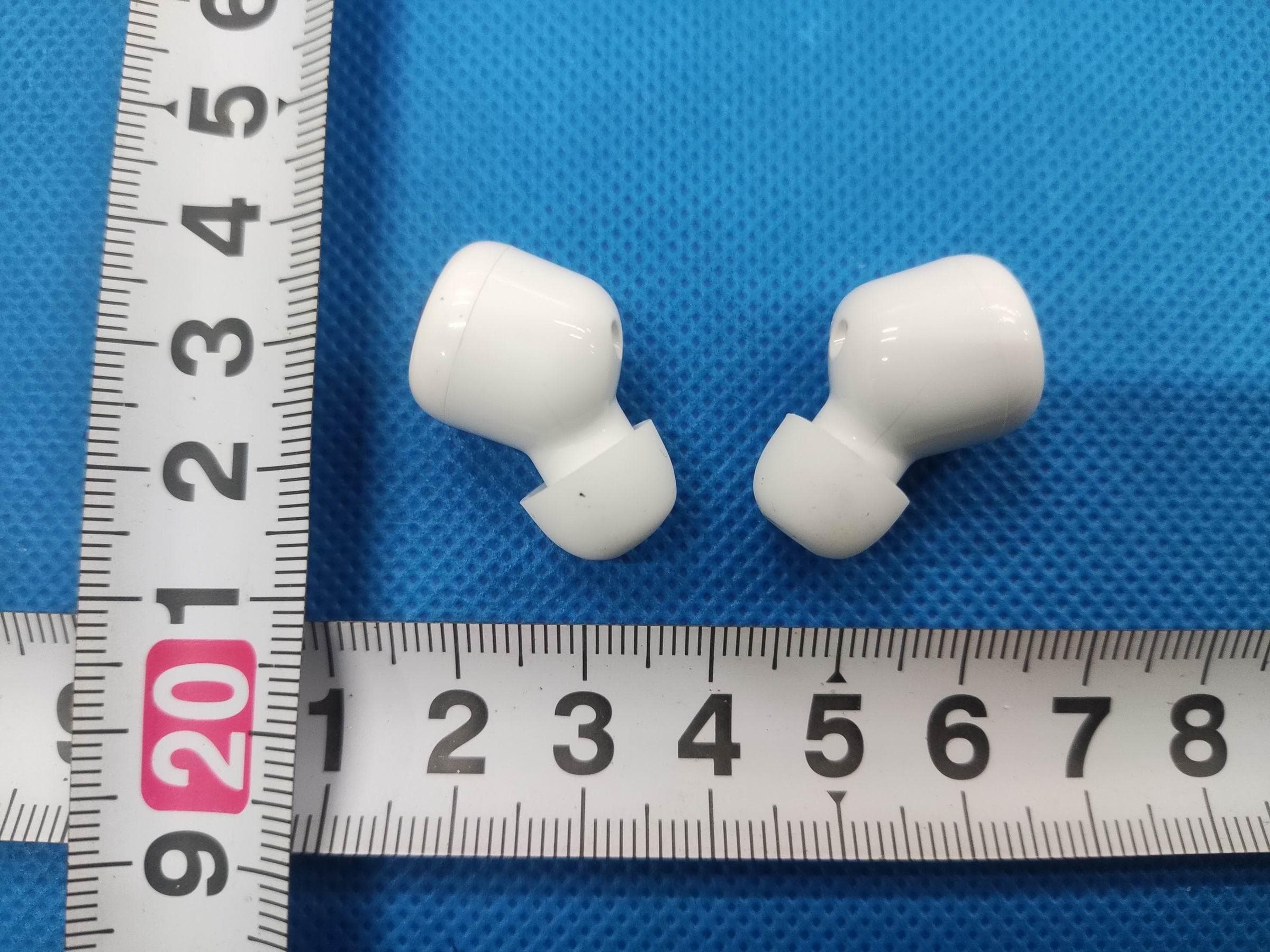 TWS Spinner Earbuds - FCC ID 2AHN6-AUBE227 - Bytech NY Inc. (2)