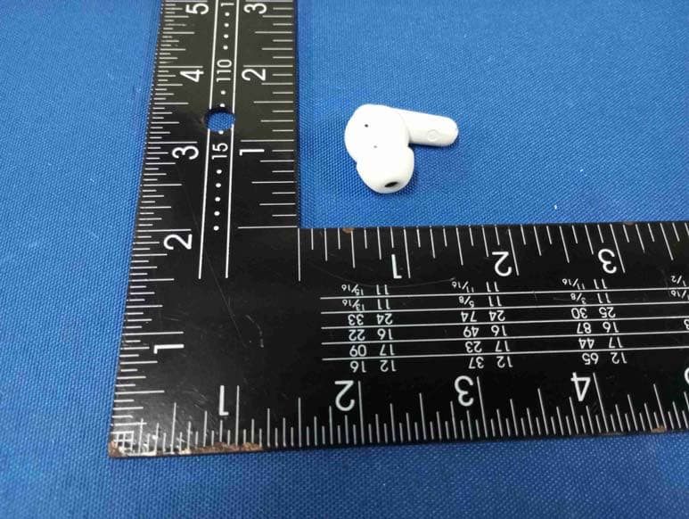 TWS Earphone - FCC ID 2AHN6-AUBE240 - Bytech NY Inc. (4)