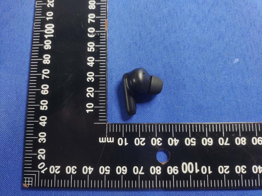TWS earphone - FCC ID 2AHN6-AUBE245 - Bytech NY Inc.