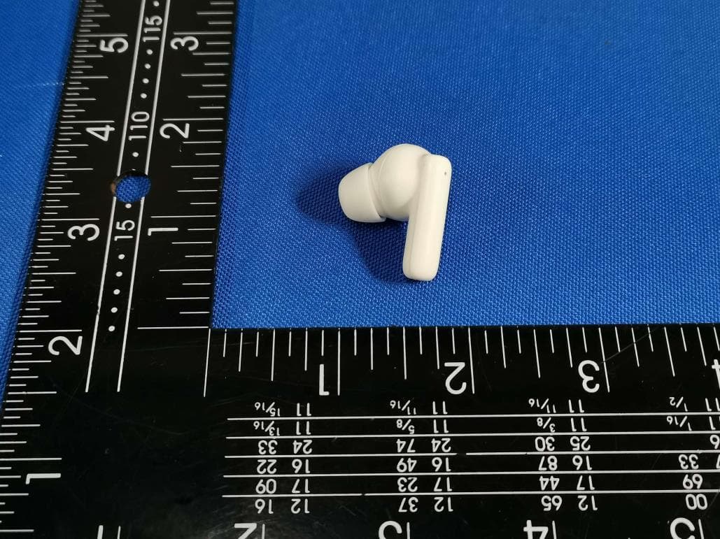TWS Earphone - FCC ID 2AHN6-AUBE247 - Bytech NY Inc. (2)