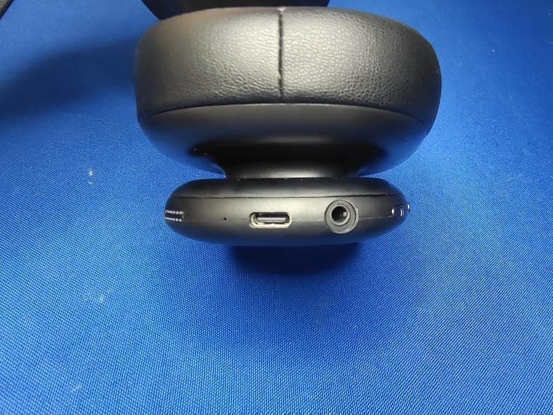 Bluetooth headphone - FCC ID 2AHN6-AUBO302 - Bytech NY Inc.