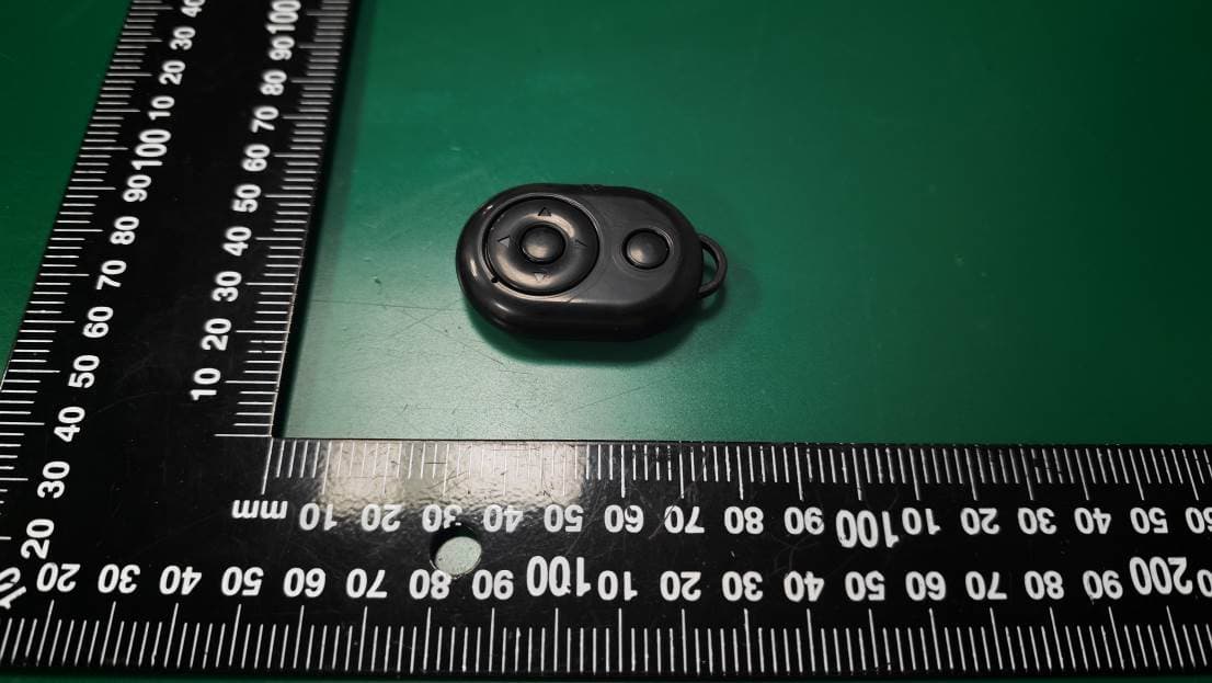 Blth Remote Selfie Shutter-BK - FCC ID 2AHN6-SFSH102 - Bytech NY Inc. (3)