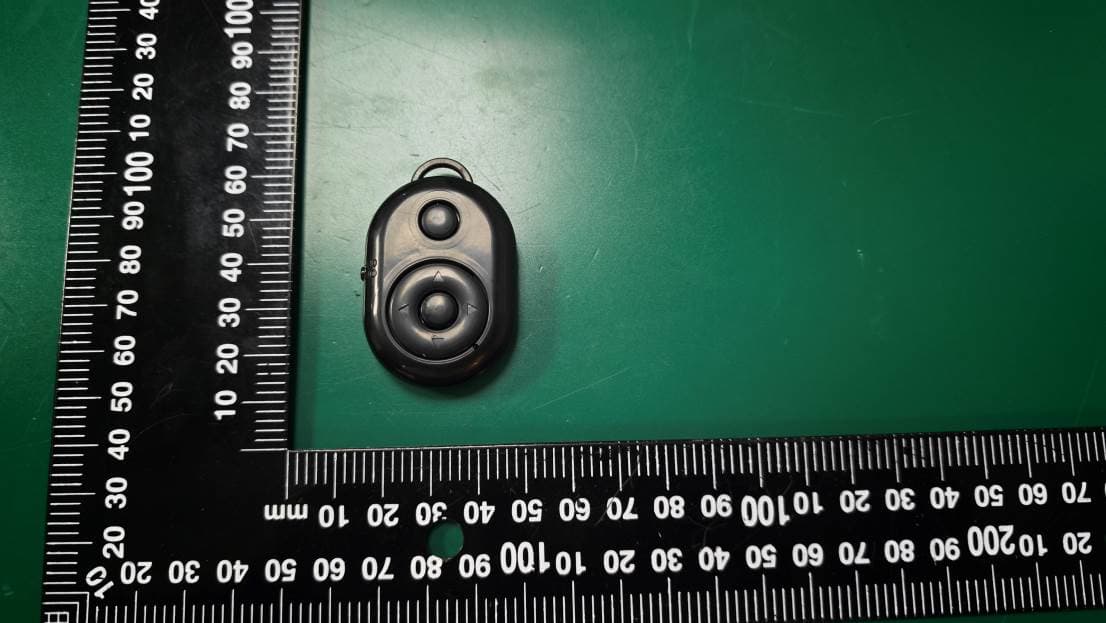 Blth Remote Selfie Shutter-BK - FCC ID 2AHN6-SFSH102 - Bytech NY Inc.