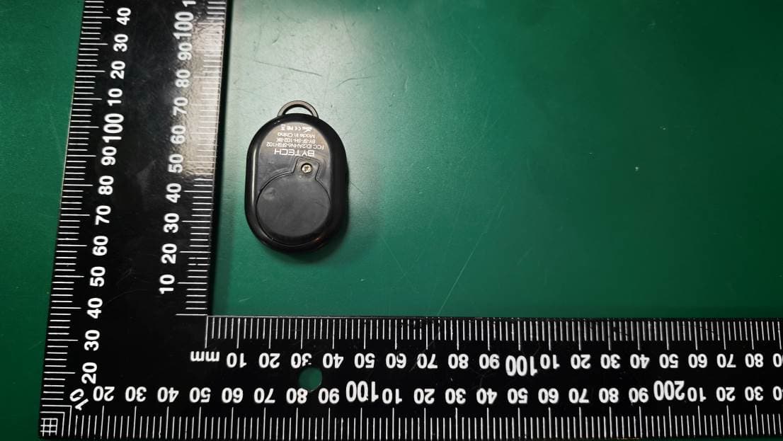 Blth Remote Selfie Shutter-BK - FCC ID 2AHN6-SFSH102 - Bytech NY Inc. (2)