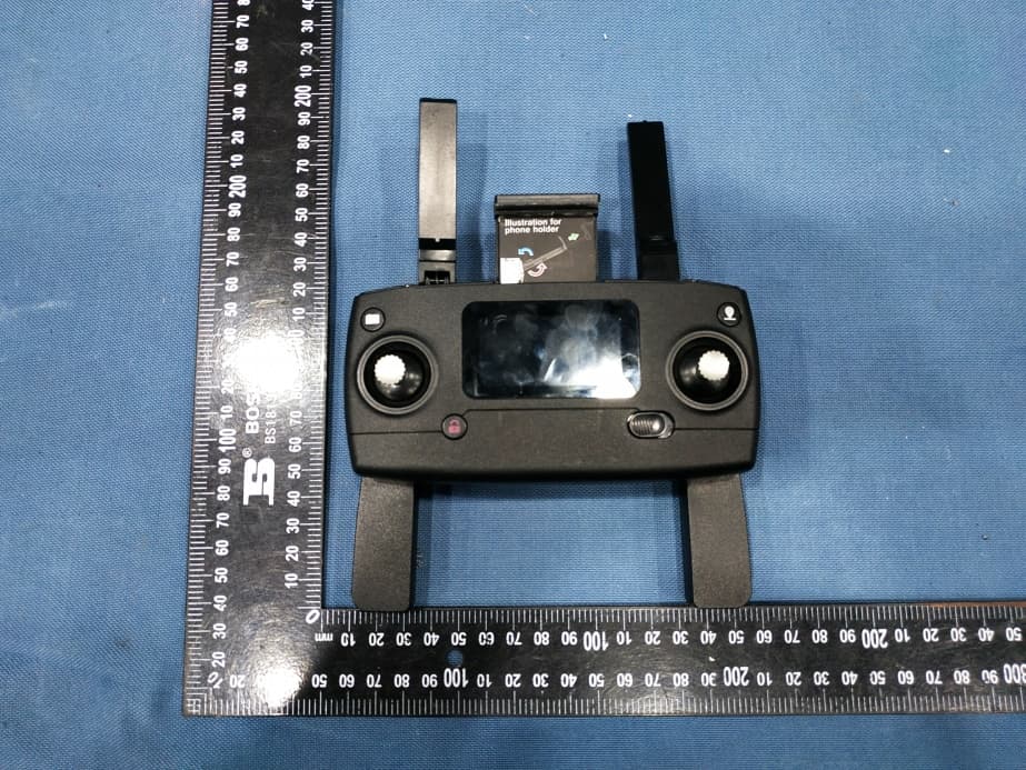 2.4G remote control - FCC ID 2AHV3KK22 - Guangdong Meijiaxin Innovative Technology Co., Ltd (3)