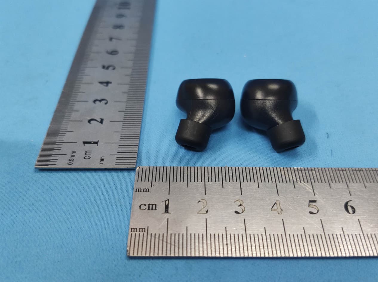 Bluetooth headset - FCC ID 2AHYK-GIECY1015 - SHENZHEN GIEC DIGITAL CO., LTD (4)