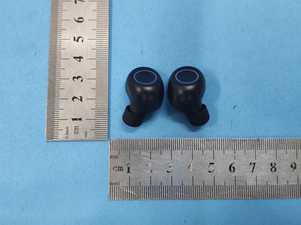 Bluetooth headset - FCC ID 2AHYK-GIECY1015 - SHENZHEN GIEC DIGITAL CO., LTD
