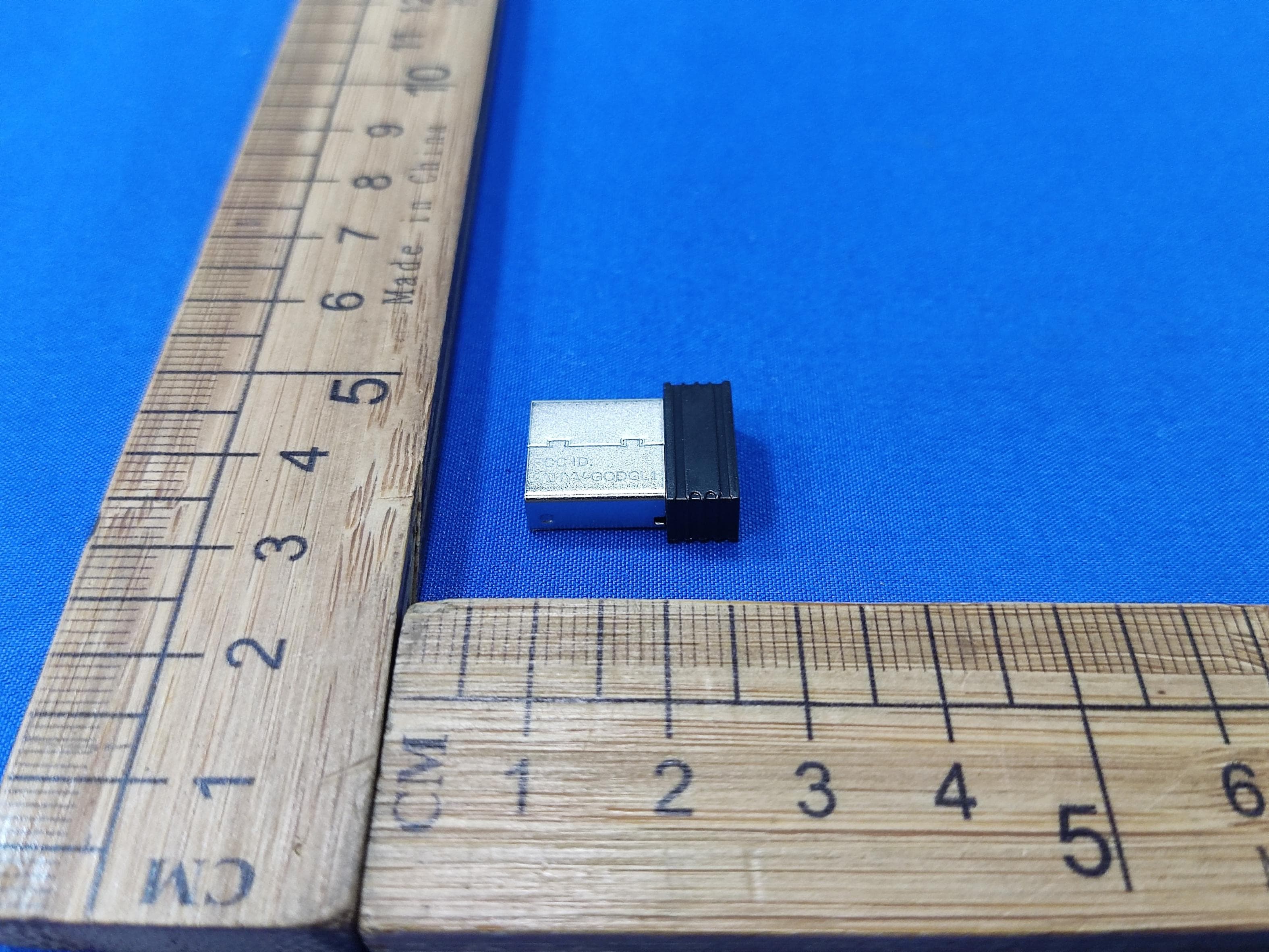 Dongle - FCC ID 2AHYV-GODGL1 - PEAG, LLC dba JLab Audio