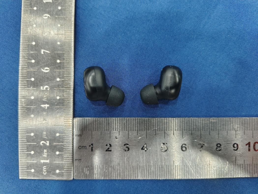TWS Earphone - FCC ID 2AHYV-JBMINI - PEAG, LLC dba JLab Audio