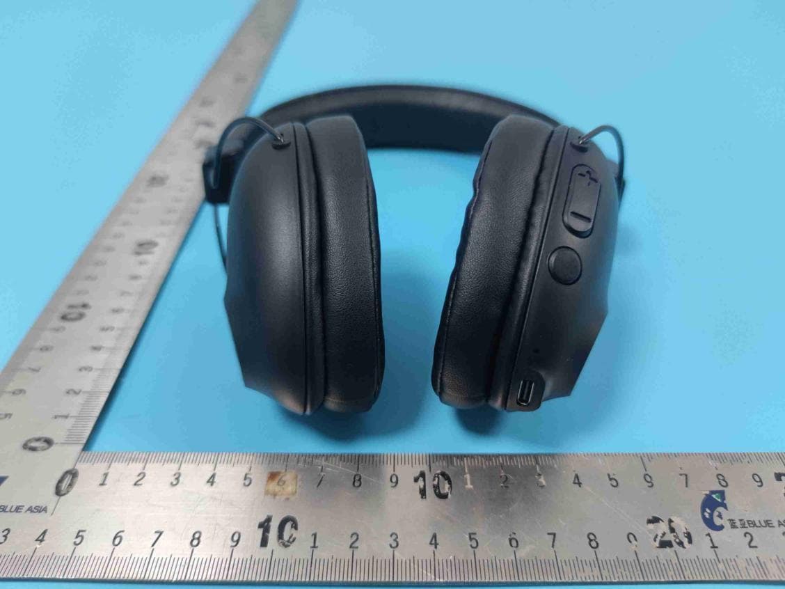 Wireless Headset - FCC ID 2AHYV-SPPLUS - PEAG, LLC dba JLab Audio