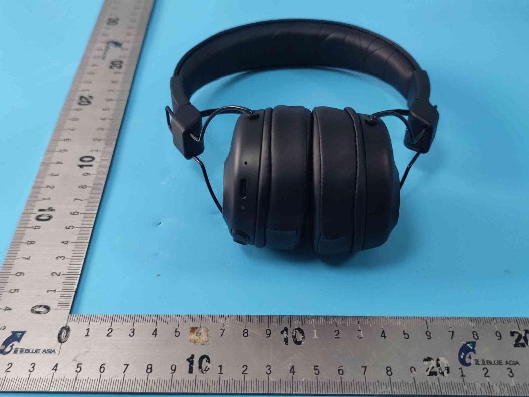 Wireless Headset - FCC ID 2AHYV-STUDIOP - PEAG, LLC dba JLab Audio