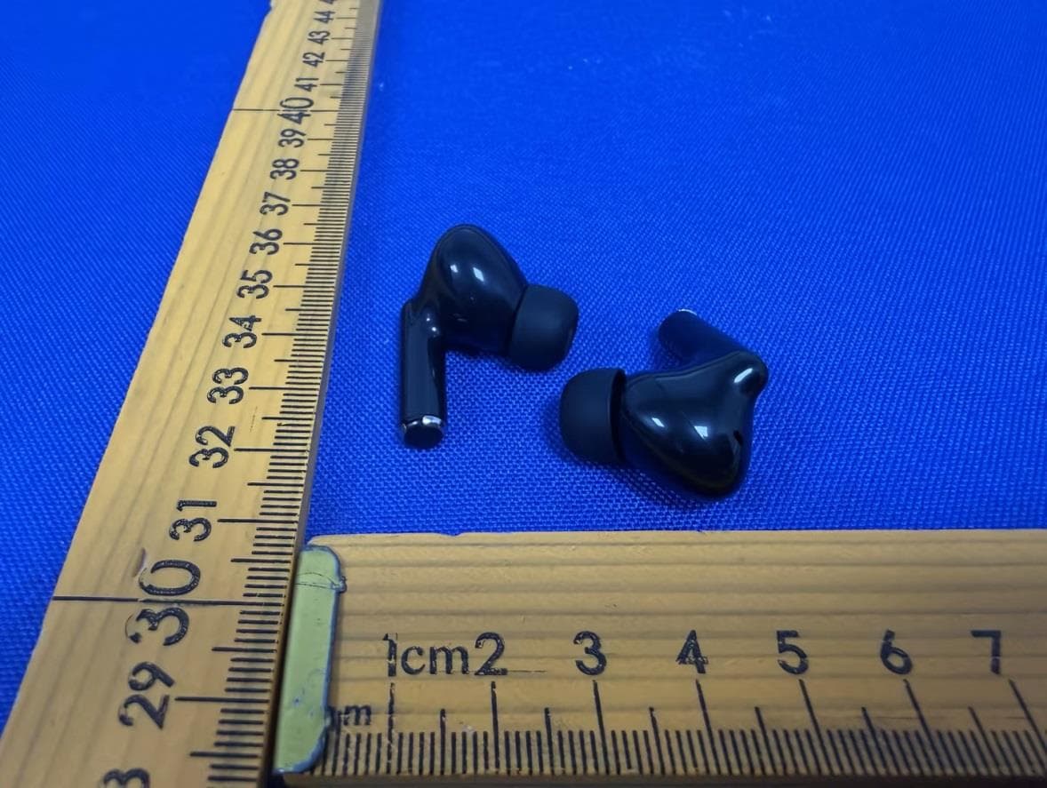 Wireless Earphone - FCC ID 2AHZ5-BUDS - Shenzhen Huafurui Technology Co., Ltd. (4)