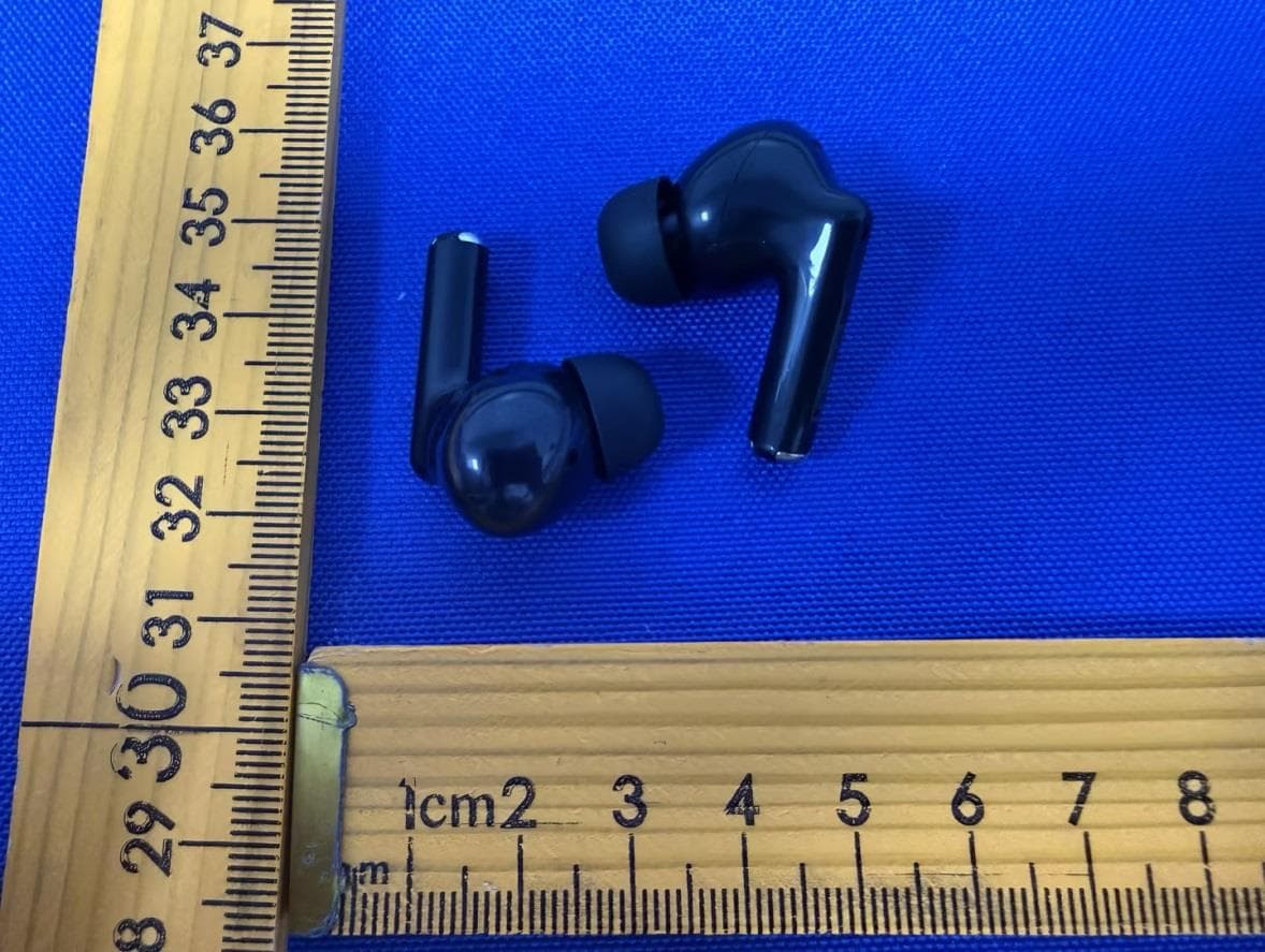 Wireless Earphone - FCC ID 2AHZ5-BUDS - Shenzhen Huafurui Technology Co., Ltd. (2)