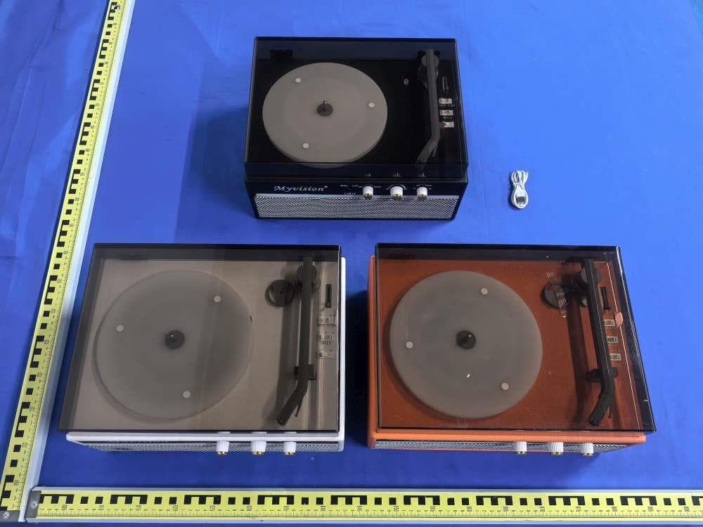 Vinyl Record Player - FCC ID 2AI3W-VR010 - Shenzhen Maiweixun Eletronic Co., Ltd (2)