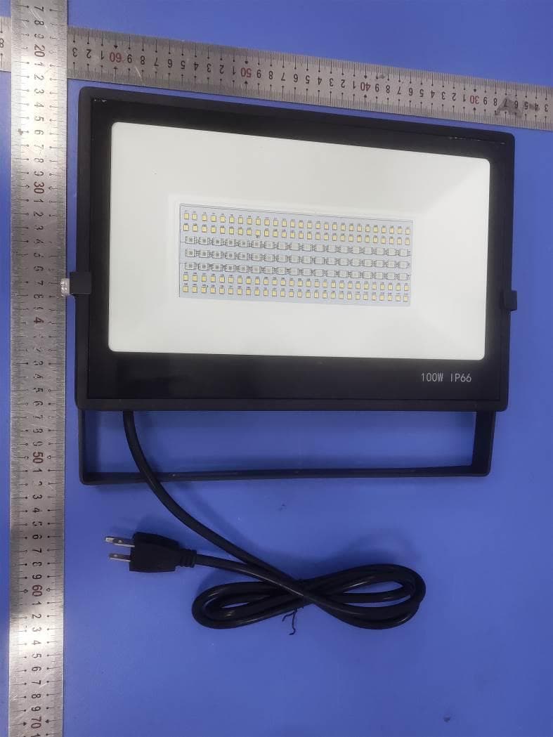 Smart Flood light - FCC ID 2AI5T-FTC - Shenzhen Bling Lighting Technologies CO.,LTD (2)