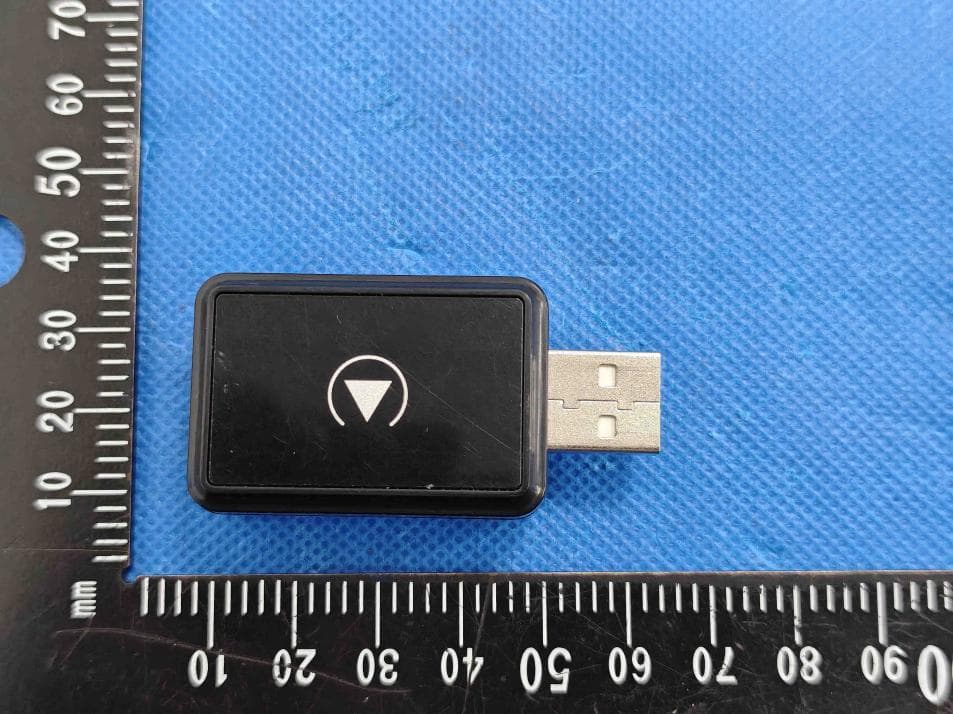 Smart Car player Mirroring Adapter - FCC ID 2AI6Z-EC-102 - Shenzhen EC Technology Co., Ltd. (3)