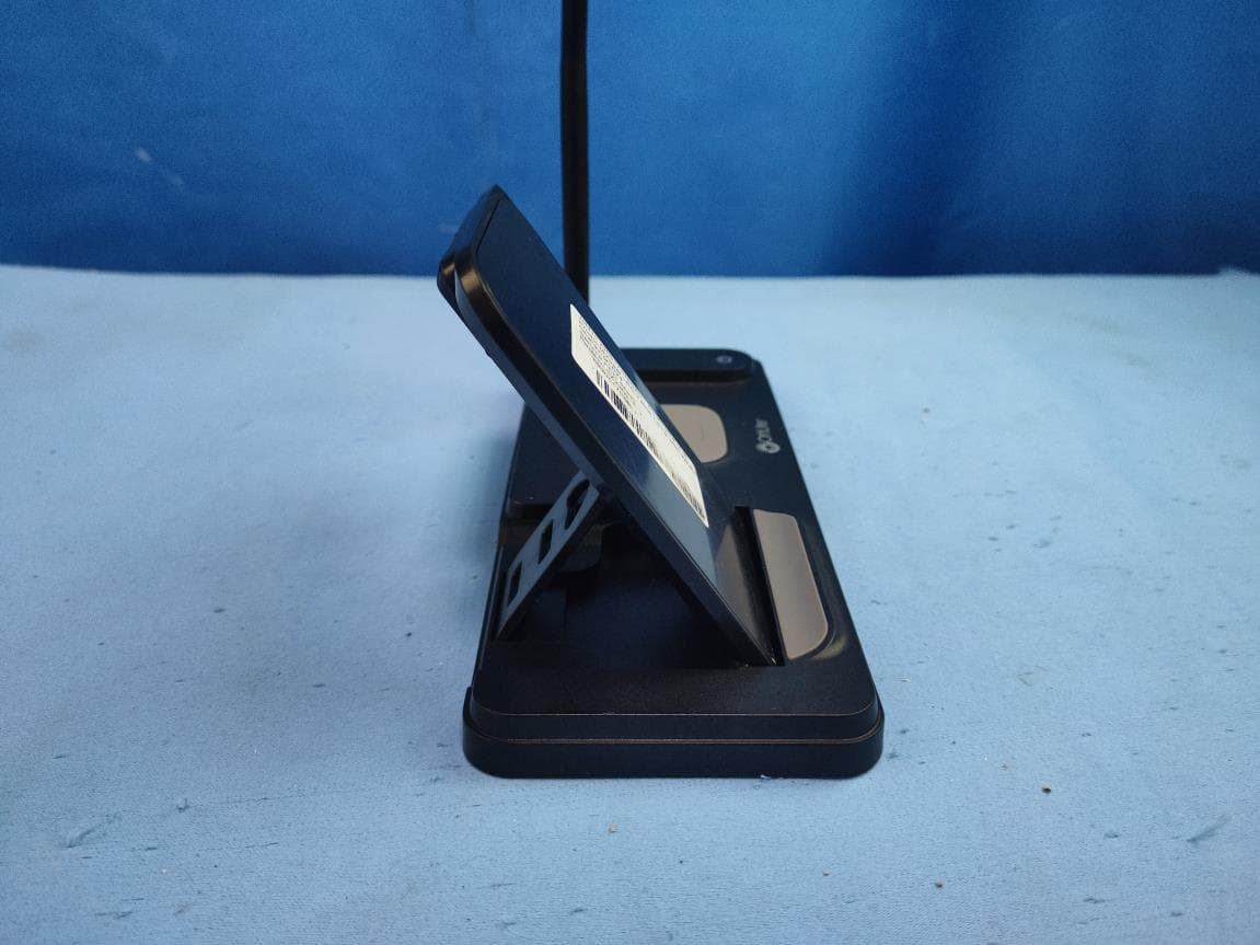 LED table lamp with Wireless Charging - FCC ID 2AI7B-L024 - Ottlite Technologies Inc. (4)