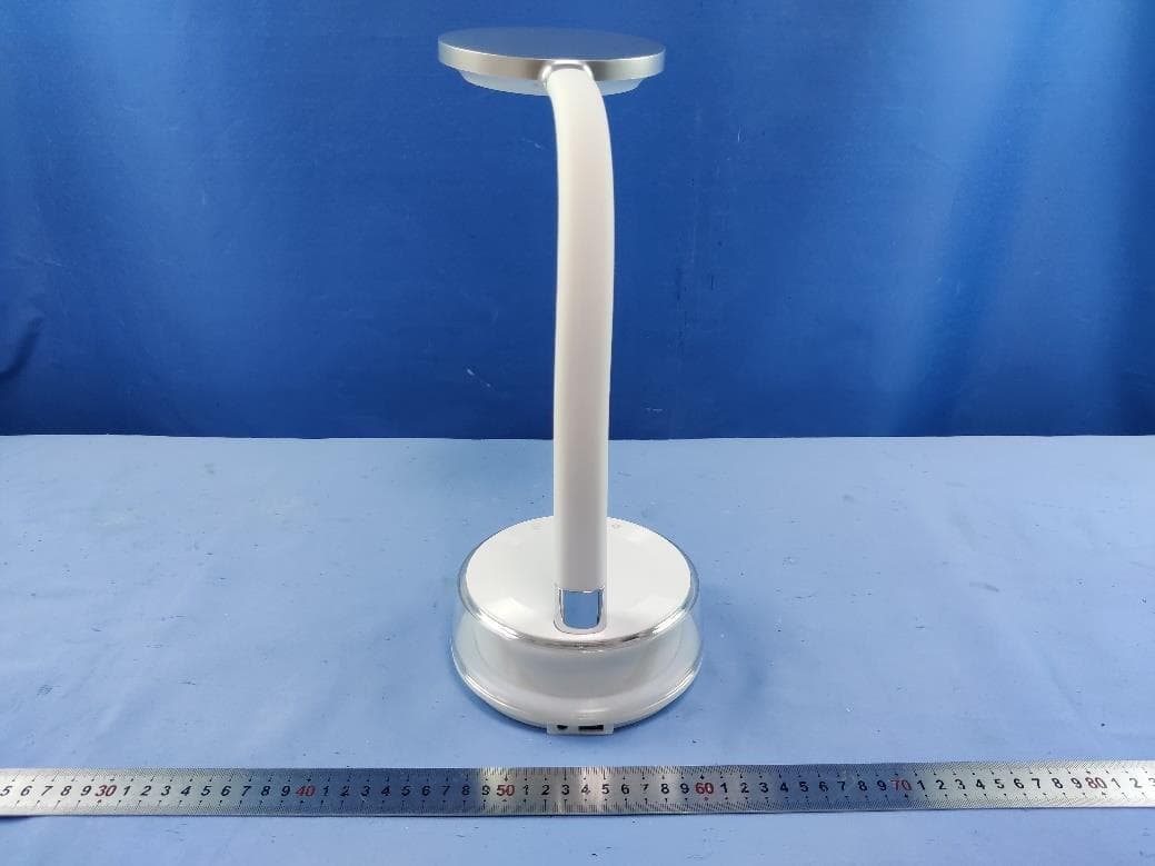 LED table lamp - FCC ID 2AI7B-OT17A - Ottlite Technologies Inc. (5)