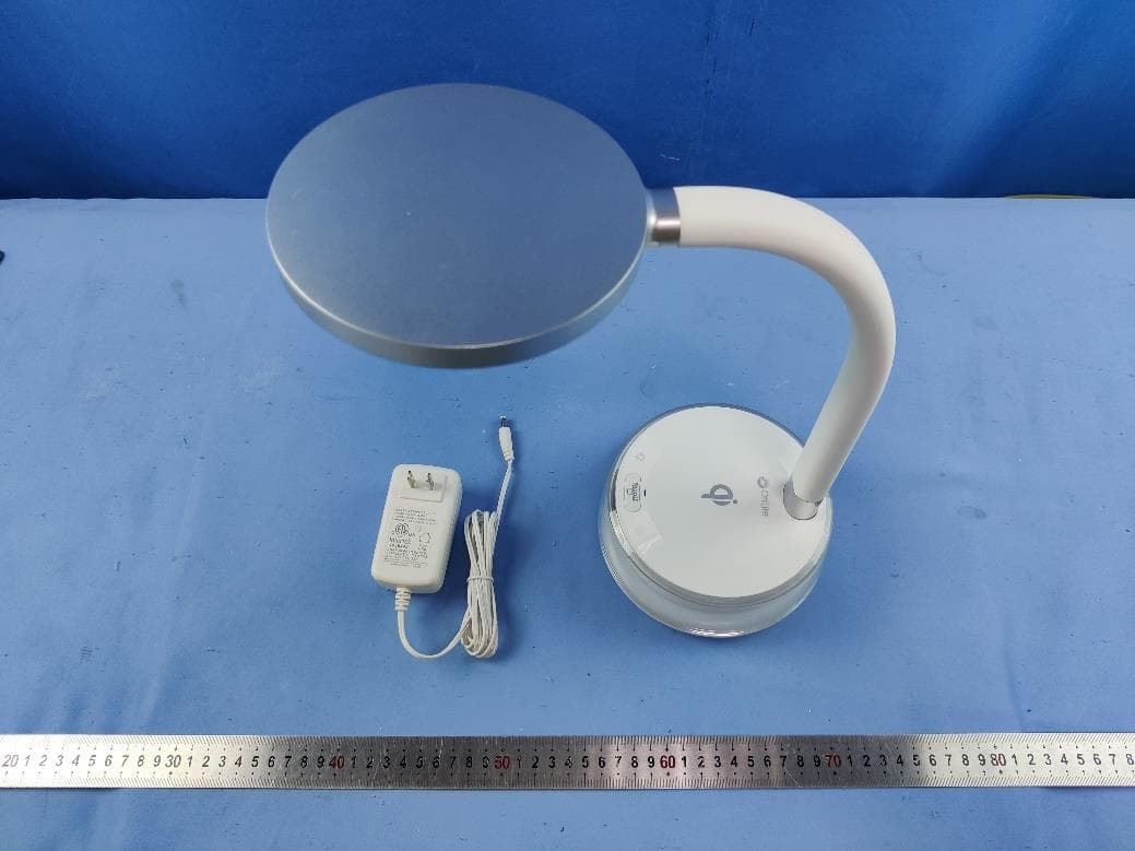LED table lamp - FCC ID 2AI7B-OT17A - Ottlite Technologies Inc. (2)