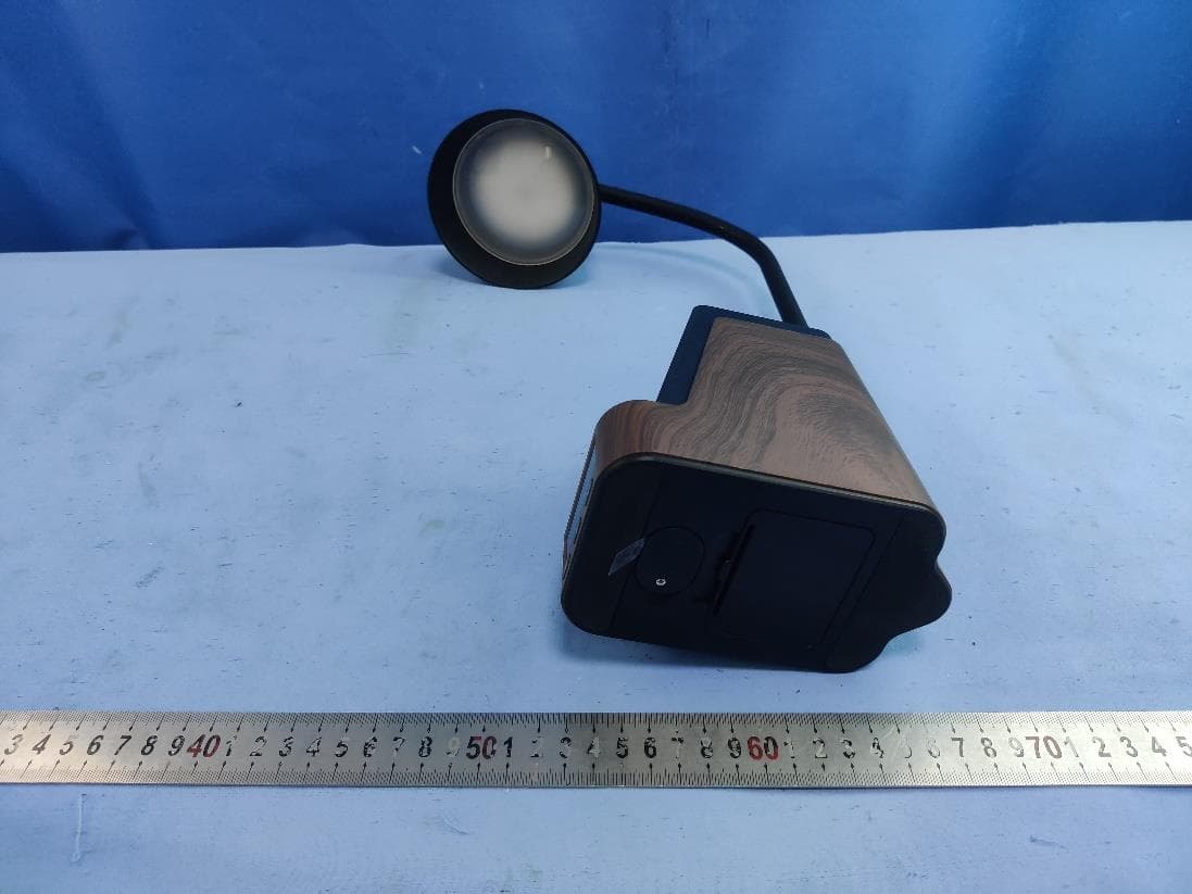 LED Desk Lamp with Multi Charging - FCC ID 2AI7B-OT33H - Ottlite Technologies Inc. (2)