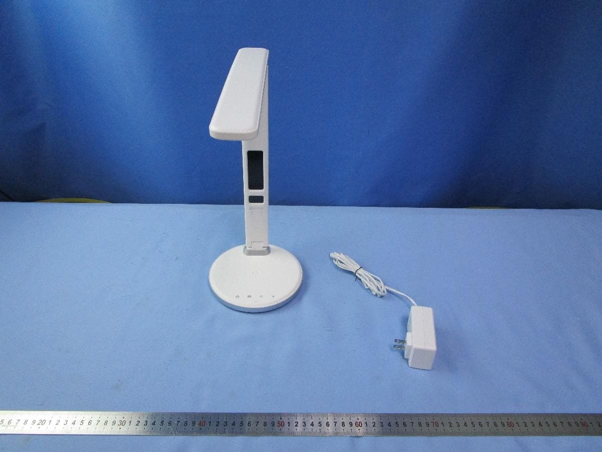 LED table lamp - FCC ID 2AI7B-U14SC - Ottlite Technologies Inc. (3)