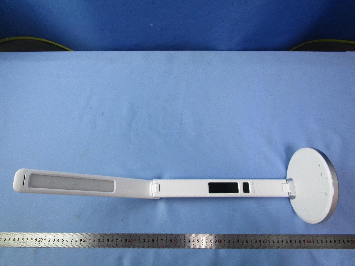LED table lamp - FCC ID 2AI7B-U14SC - Ottlite Technologies Inc. (2)