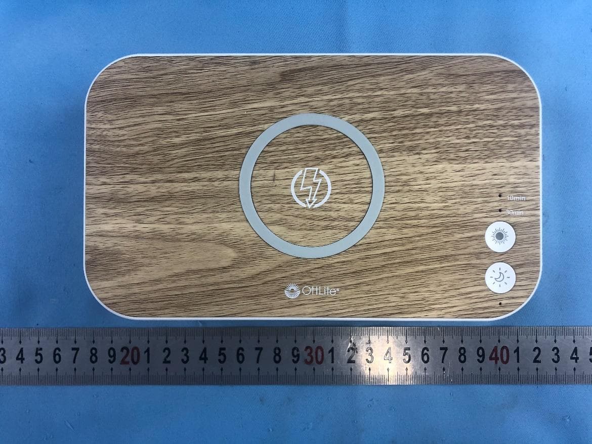 UVC disinfecting phone case with wireless charging - FCC ID 2AI7B-UVC01 - Ottlite Technologies Inc.