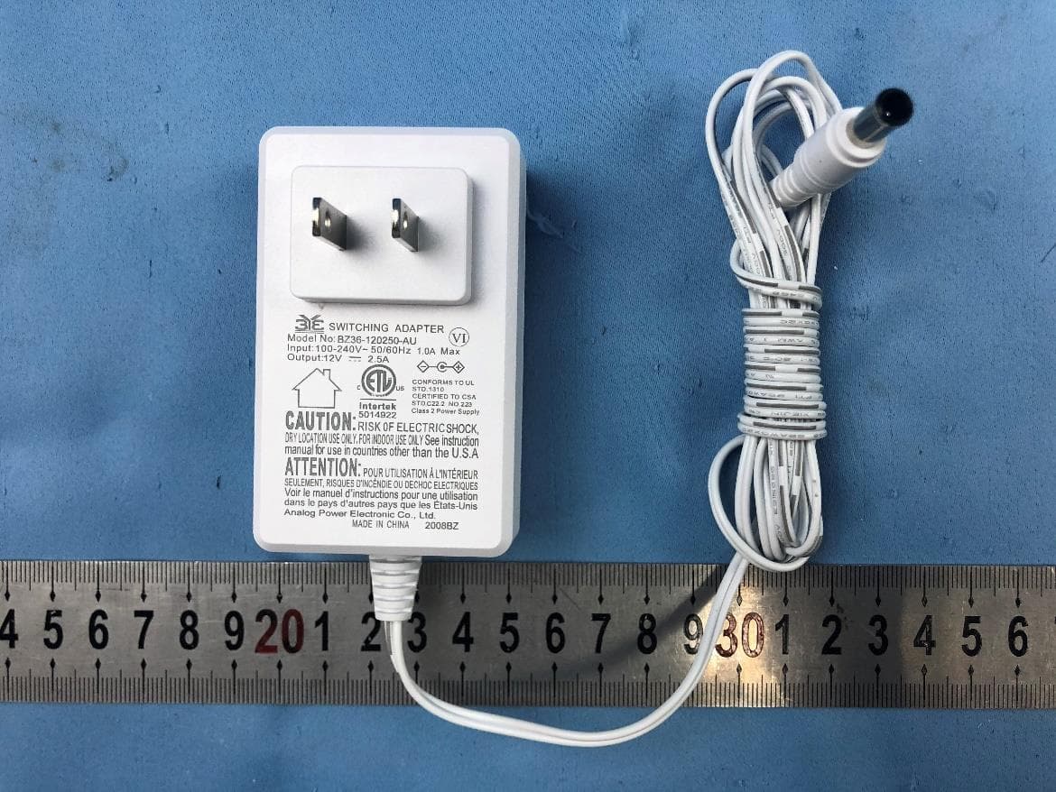 LED table lamp - FCC ID 2AI7B-X9SC - Ottlite Technologies Inc.